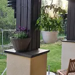 Viihtyisae Ja Kodikas Omakotitalo Isolla Pihalla 아파트