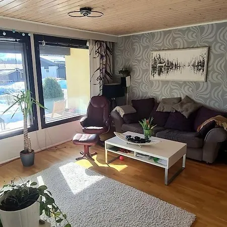 Viihtyisae Ja Kodikas Omakotitalo Isolla Pihalla * Lohja