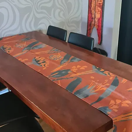 Viihtyisae Ja Kodikas Omakotitalo Isolla Pihalla *