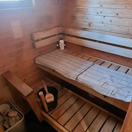 Viihtyisae Ja Kodikas Omakotitalo Isolla Pihalla * Lohja