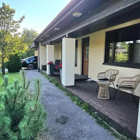 Viihtyisae Ja Kodikas Omakotitalo Isolla Pihalla * Lohja