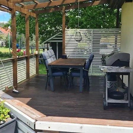 Viihtyisae Ja Kodikas Omakotitalo Isolla Pihalla Lohja