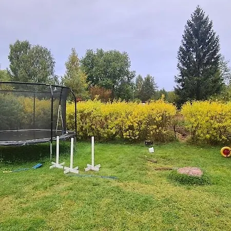 Viihtyisae Ja Kodikas Omakotitalo Isolla Pihalla