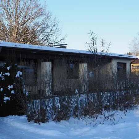 Viihtyisae Ja Kodikas Omakotitalo Isolla Pihalla Daire