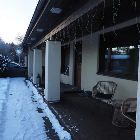 Viihtyisae Ja Kodikas Omakotitalo Isolla Pihalla *